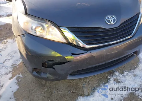 2012 Toyota Sienna Le 7 Passenger z USA, uszkodzony, nr VIN 5TDJK3DC5CS037146